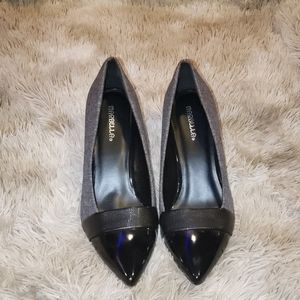 Cute black and gray pump size 10